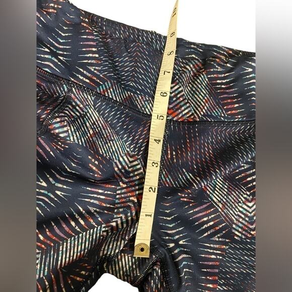 Patagonia Women’s Centered Leggings Sz S Navy Geo Print Yoga Pants 27” Inseam - Picture 8 of 11
